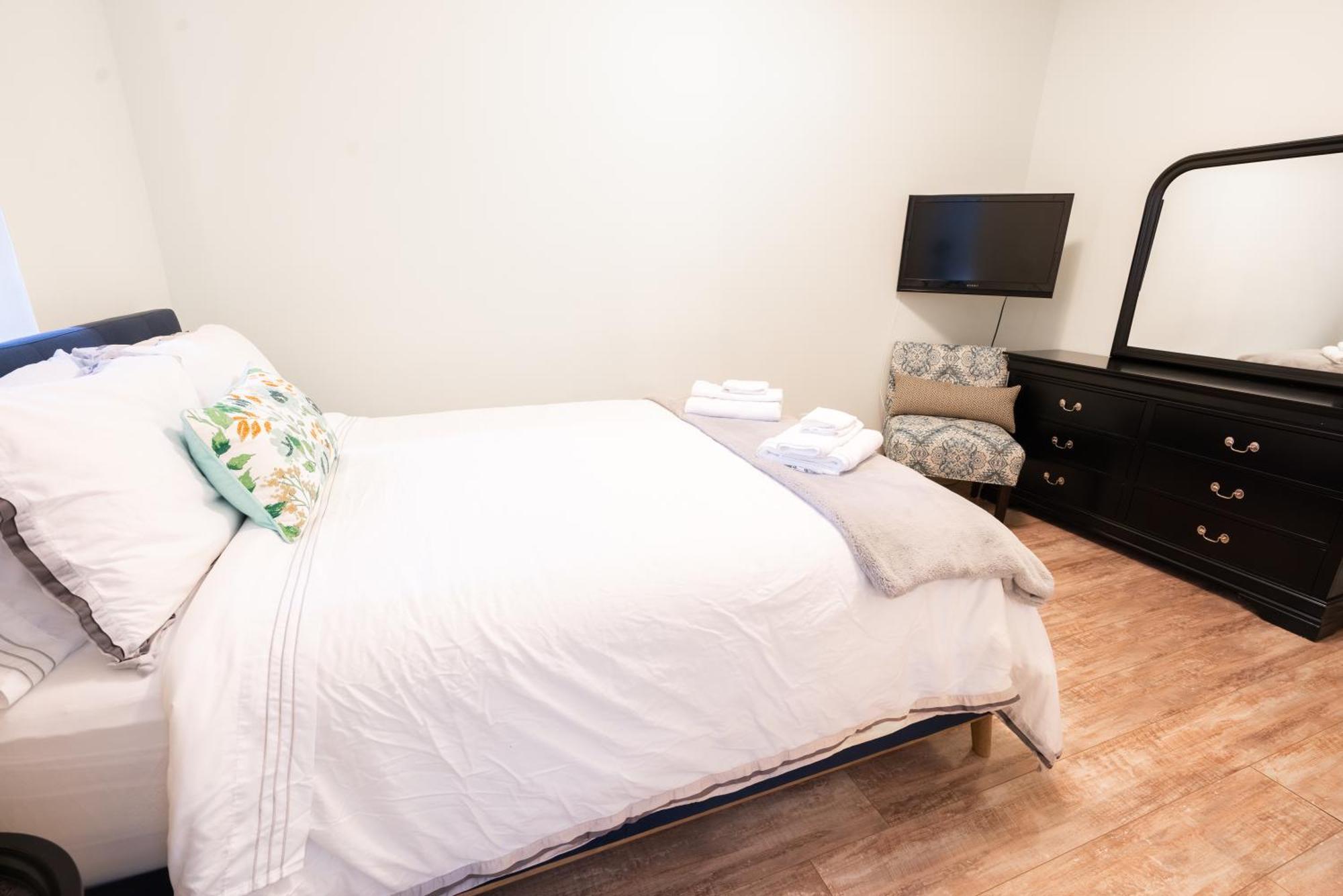 Spacious 3 Bedroom Apartment In Heart Of Niagara Thorold Εξωτερικό φωτογραφία