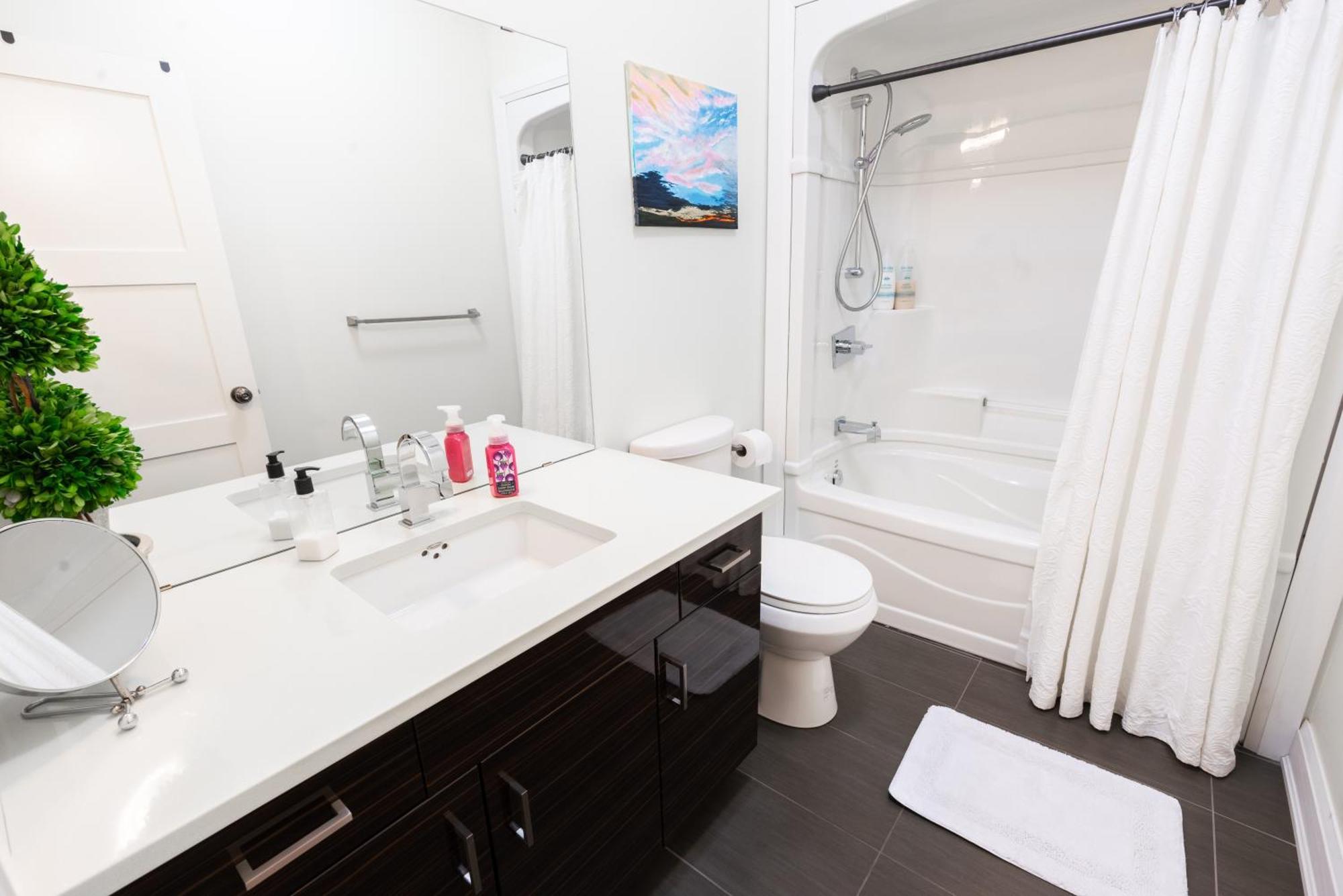 Spacious 3 Bedroom Apartment In Heart Of Niagara Thorold Εξωτερικό φωτογραφία